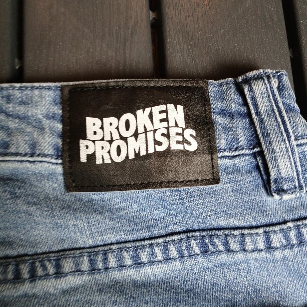 Broken Promises Distressed Mens 32x29 Straight Blue Snake Cobra Rose Jeans JA128 - Picture 15 of 15